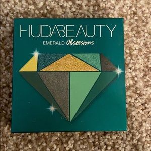 Huda Beautu Emerald Obsessions